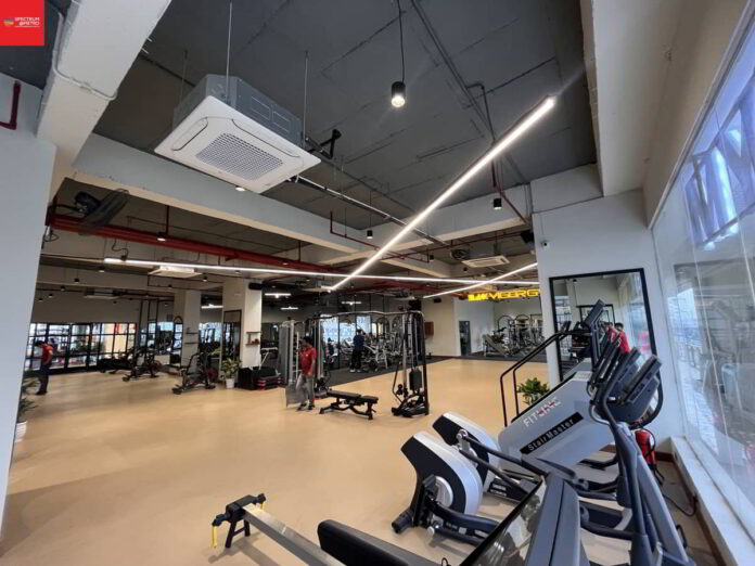 Black Vigor Gym at Spectrum Metro Mall Noida