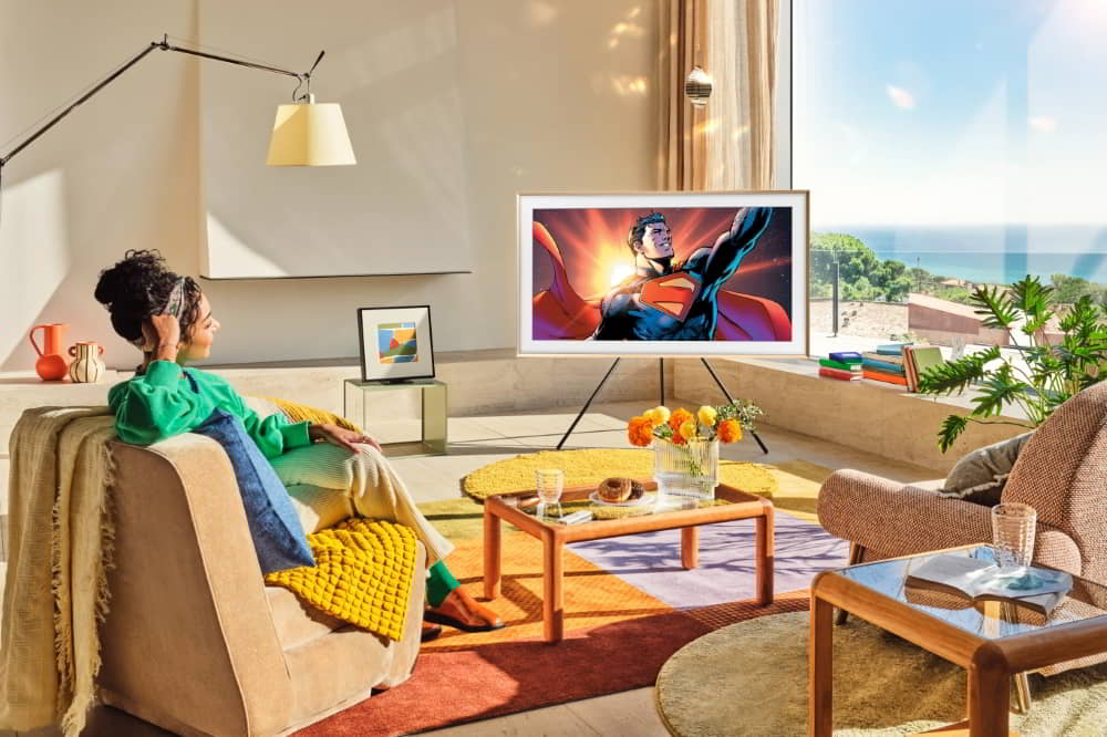 Samsung-TVs-and-Displays-Samsung-Art-TVs-Samsung-Art-Store-Warner-Bros.-DC-Studios-Superman_main2